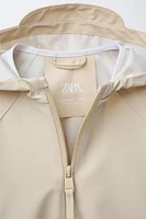 LIGHTWEIGHT WATER REPELLENT RAINCOAT