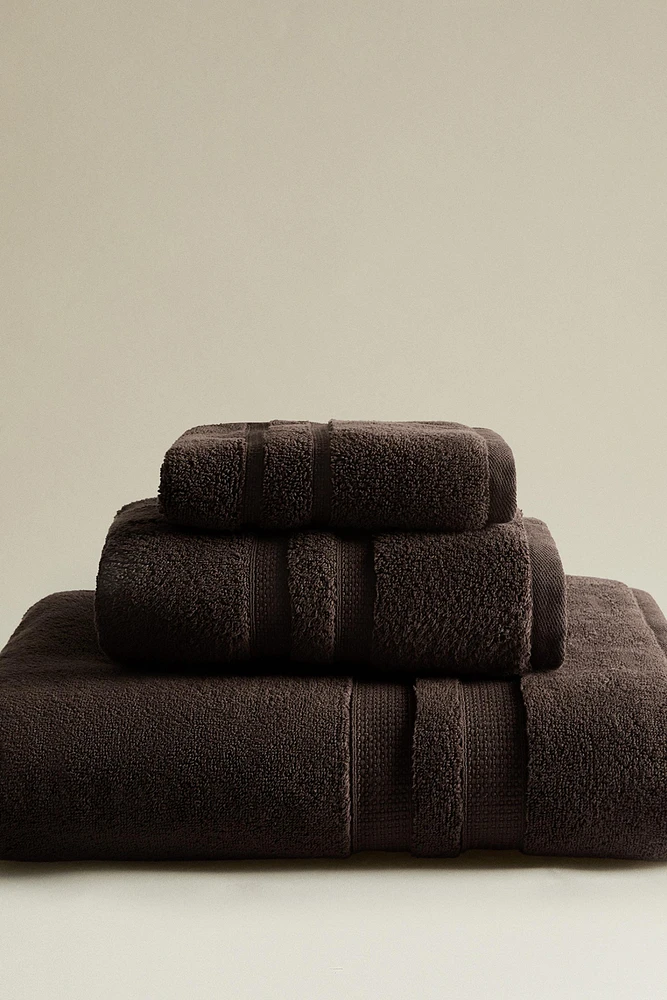 EXTRA SOFT DOUBLE BORDER BATH TOWEL