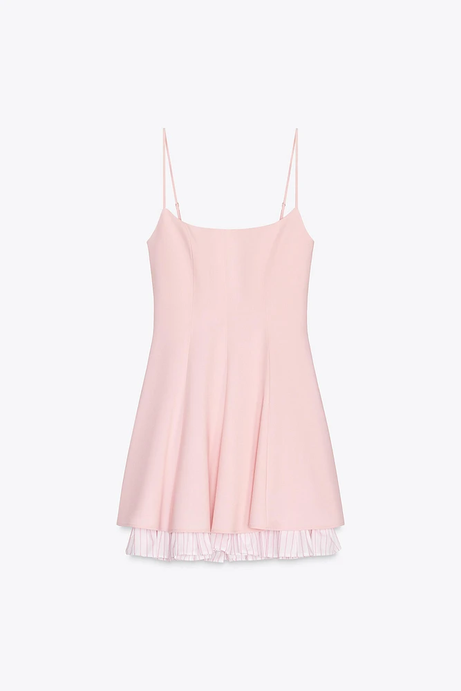 ROBE COURTE EN MATIÈRES VARIÉES À RAYURES