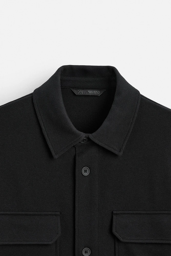 TEXTURED STRETCH OVERSHIRT