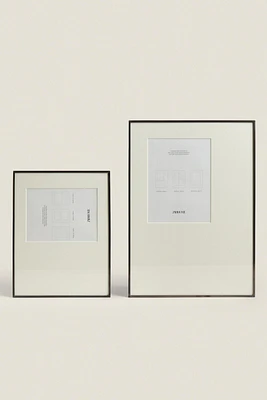 PICTURE FRAME WITH PASSE-PARTOUT