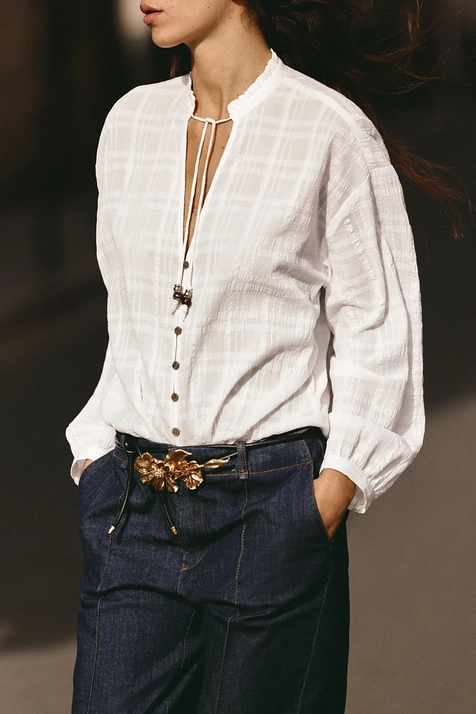 WOODEN BUTTON BLOUSE