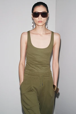 FLOWY TANK TOP