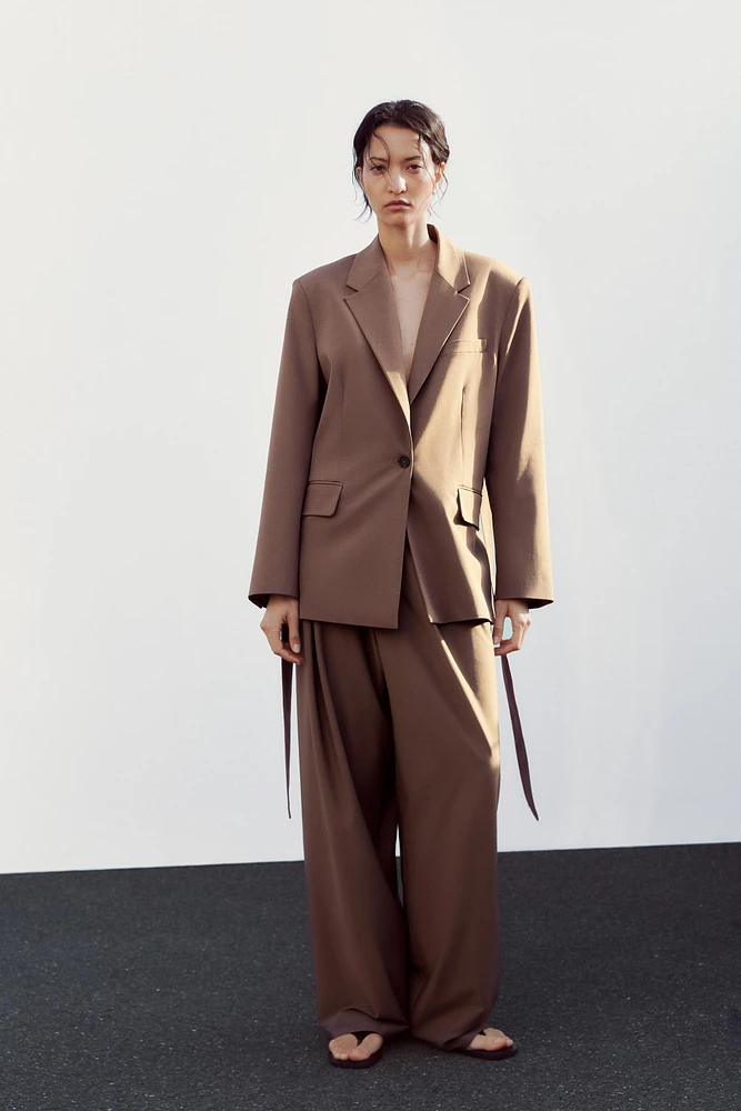 BELTED BLAZER
