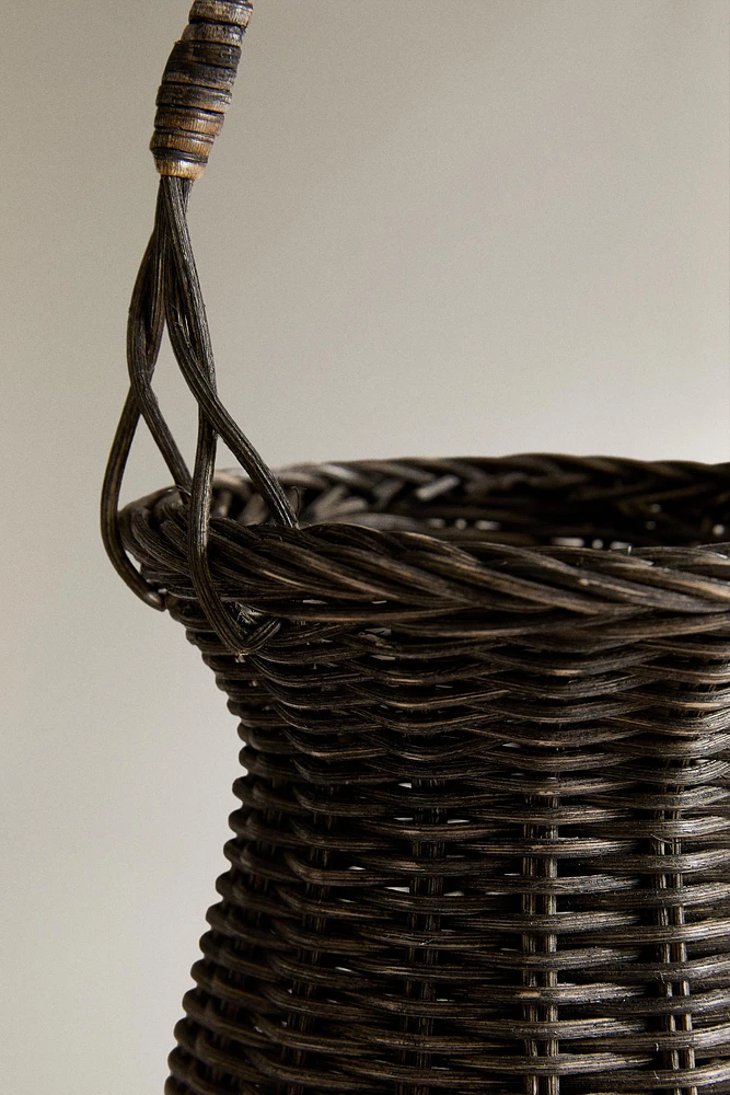 RATTAN BASKET VASE WITH HANDLE