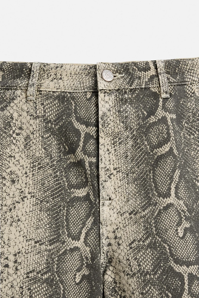 ANIMAL PRINT CARPENTER POCKET SHORTS