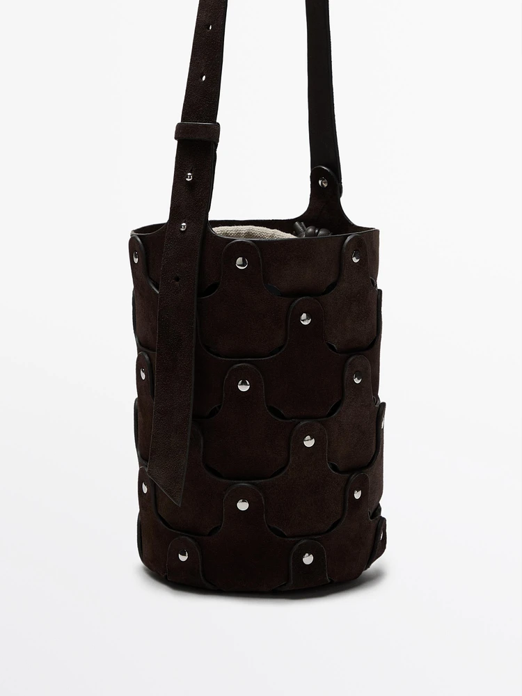 Sac seau à clous en croûte de cuir