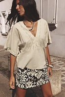 LINEN TOP WITH LACE DETAILS