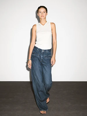 High-waist wide-leg jeans with pockets