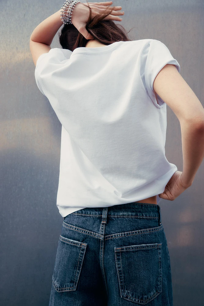 T-SHIRT AVEC PLIS AUX ÉPAULES