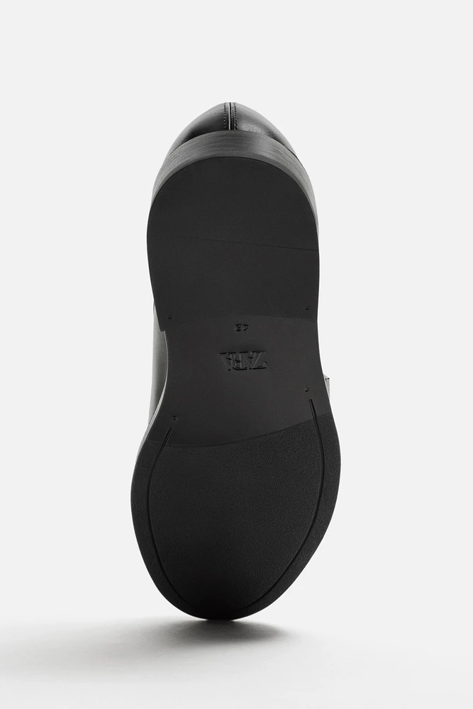 LEATHER BUCKLE SHOE