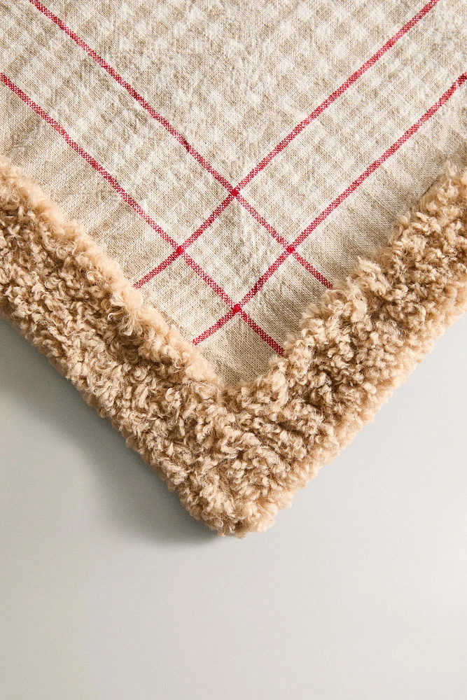 REVERSIBLE CHECKED PET BLANKET