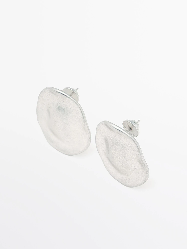 Almond earrings