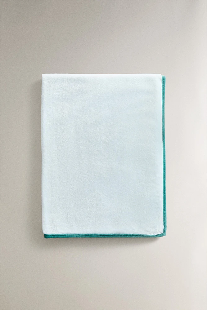 CHILDREN’S FLEECE BLANKET