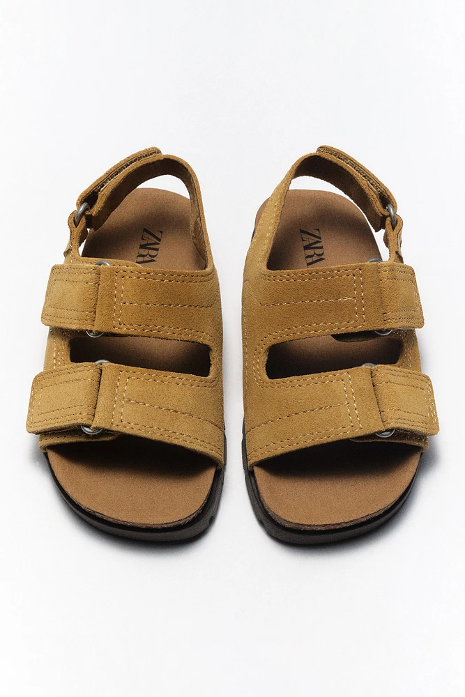 SANDALES EN CUIR