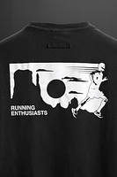 RELAXED FIT RUNNING PRINT T-SHIRT