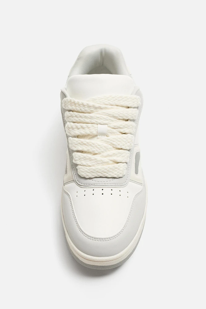 SKATE SNEAKERS