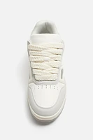 SKATE SNEAKERS