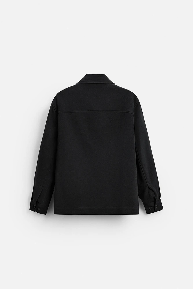 TEXTURED STRETCH OVERSHIRT