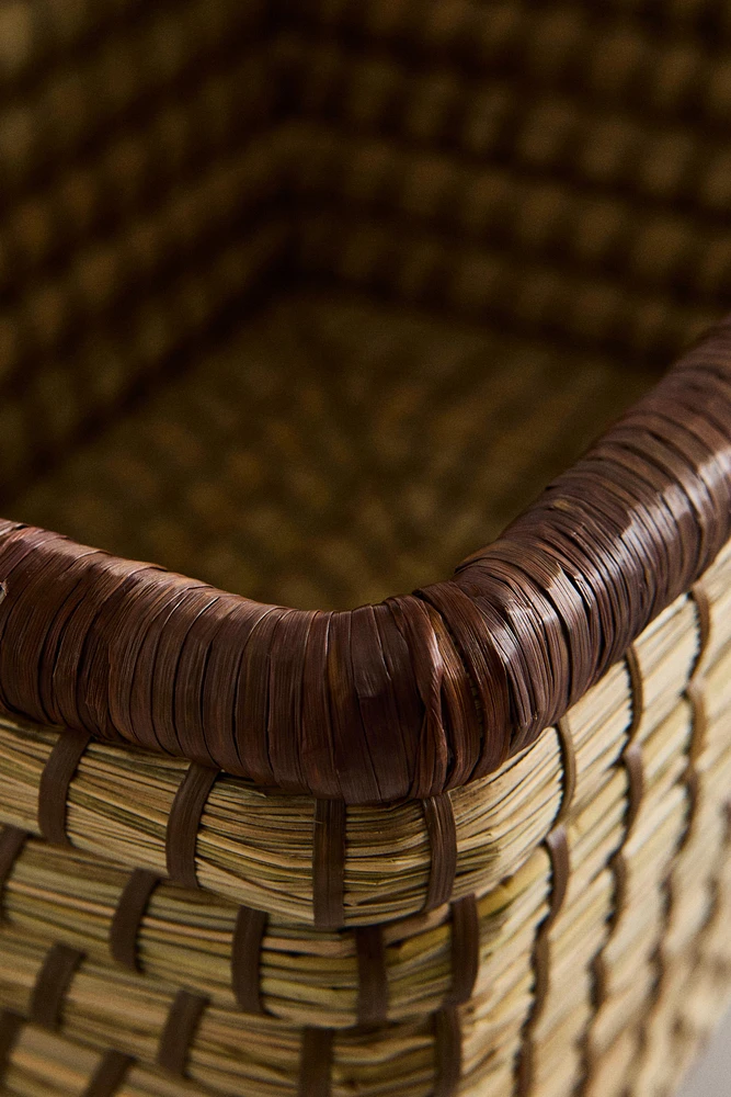 SQUARE WOVEN BASKET