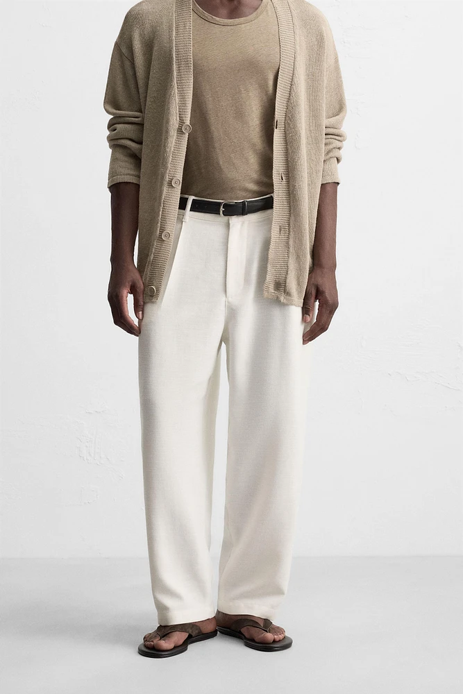 PANTALON COUPE DÉCONTRACTÉE À PLIS