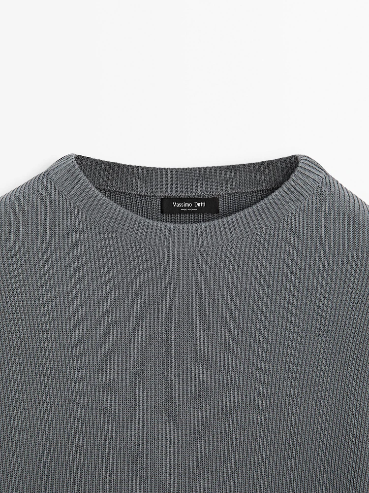 Pull en maille à col montant