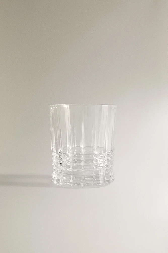 CRYSTALLINE TUMBLER WITH RAISED DESIGN