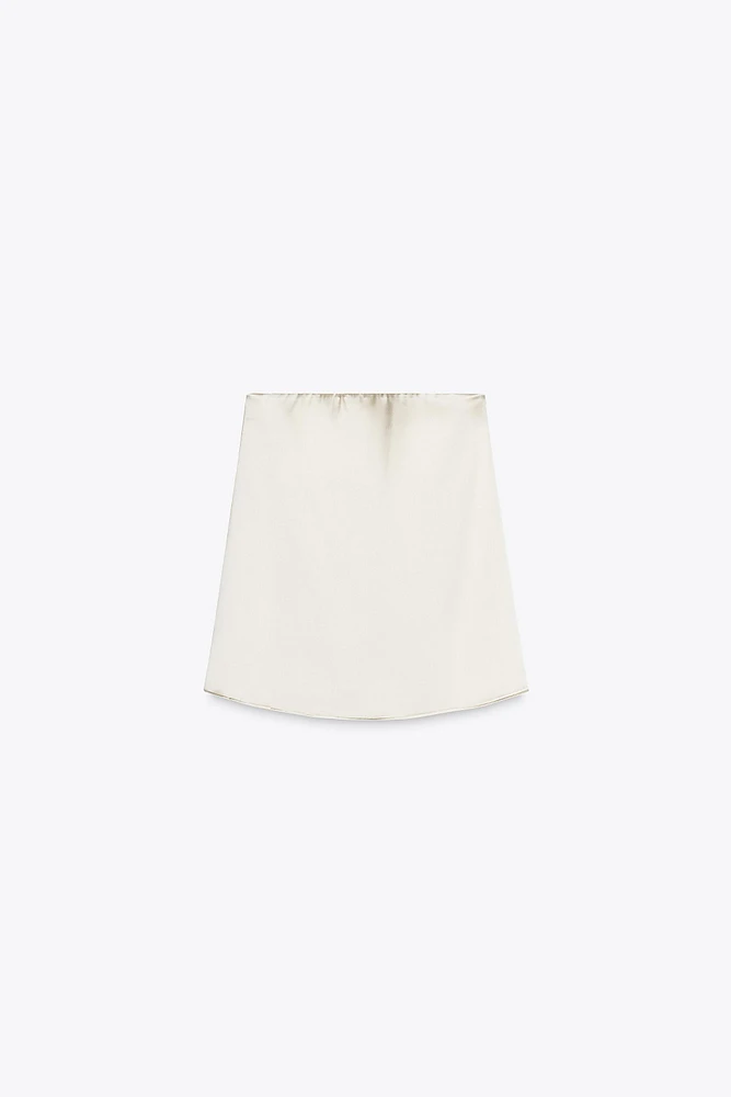 STRAPLESS SATIN EFFECT TOP