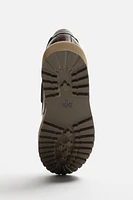 EMBOSSED BOAT SHOES