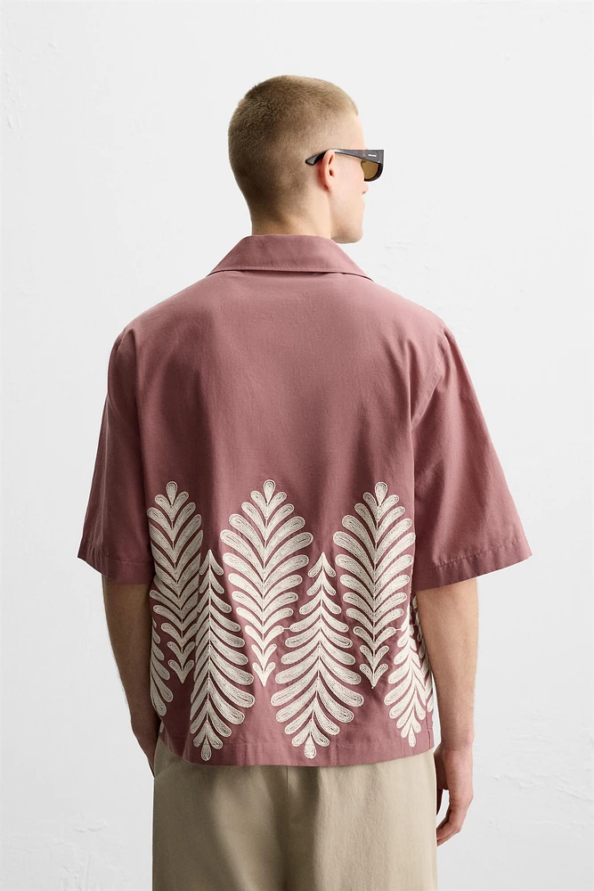 SHIRT WITH CONTRASTING EMBROIDERY