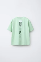 T-SHIRT SPORTY ÉTIQUETTE INSCRIPTION