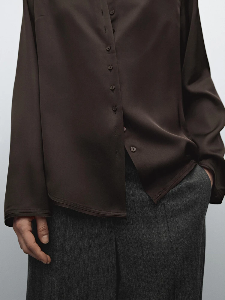 Flowing satin shirt with small buttons