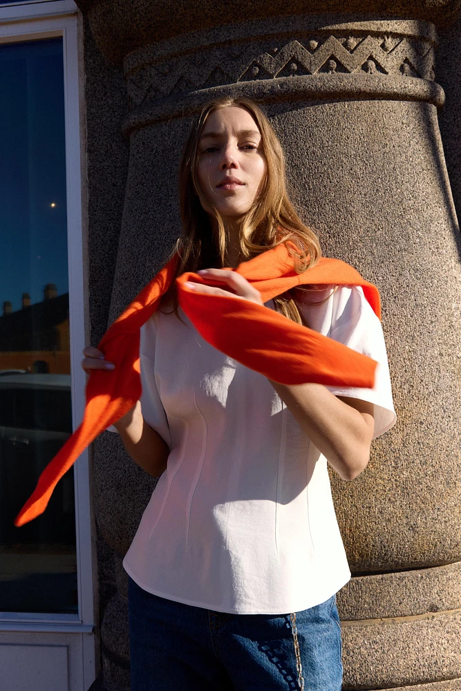 FITTED SHORT SLEEVE CREPE TOP
