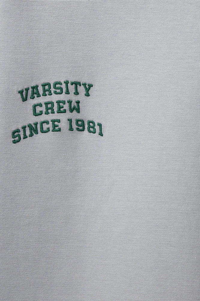 T-SHIRT STYLE UNIVERSITAIRE