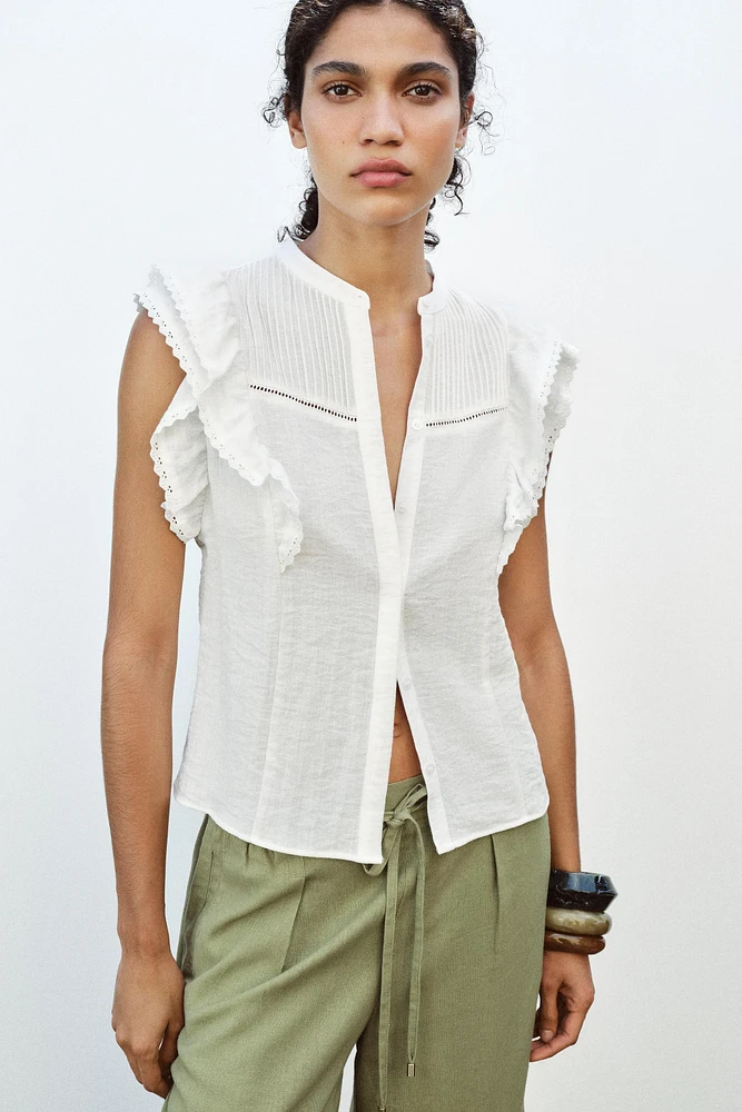 LACE INSERT RUFFLE BLOUSE