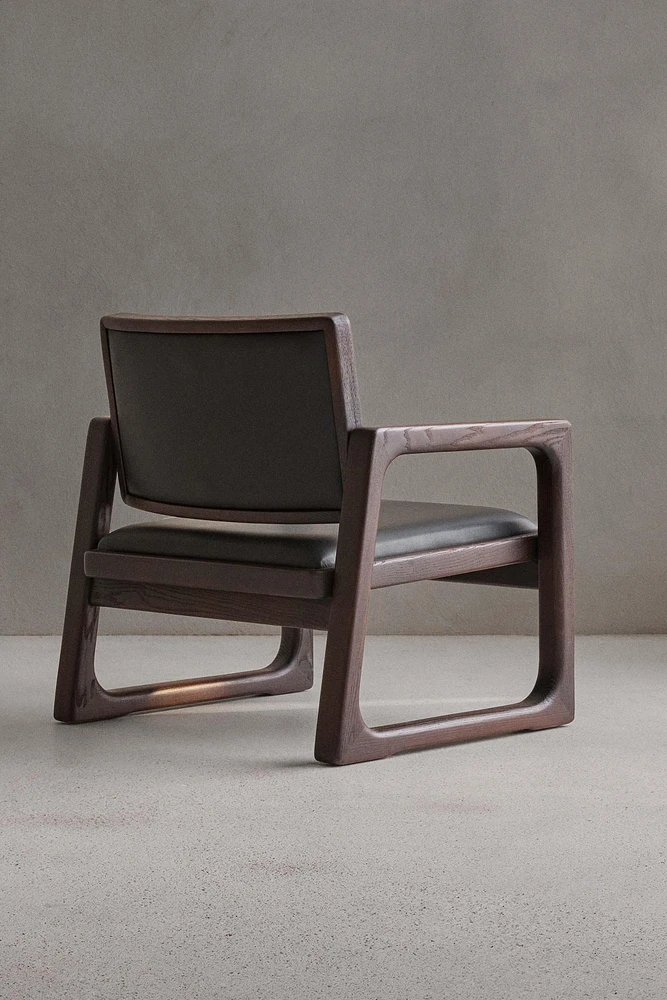 LOUNGE CHAIR 03