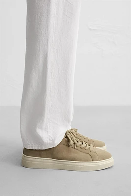 BASKET EN CUIR