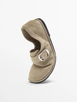 Soft loafers with buckle