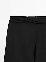 Straight-leg trousers with waist detail