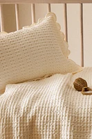 CHILDREN'S COTTON BEDSPREAD WITH A SCALLOPED EDGE
