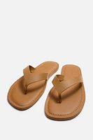 SANDALES EN CUIR À BRIDES