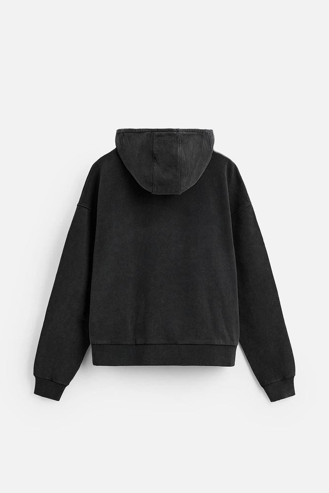 SWEAT DÉLAVÉ À COL ZIPPÉ