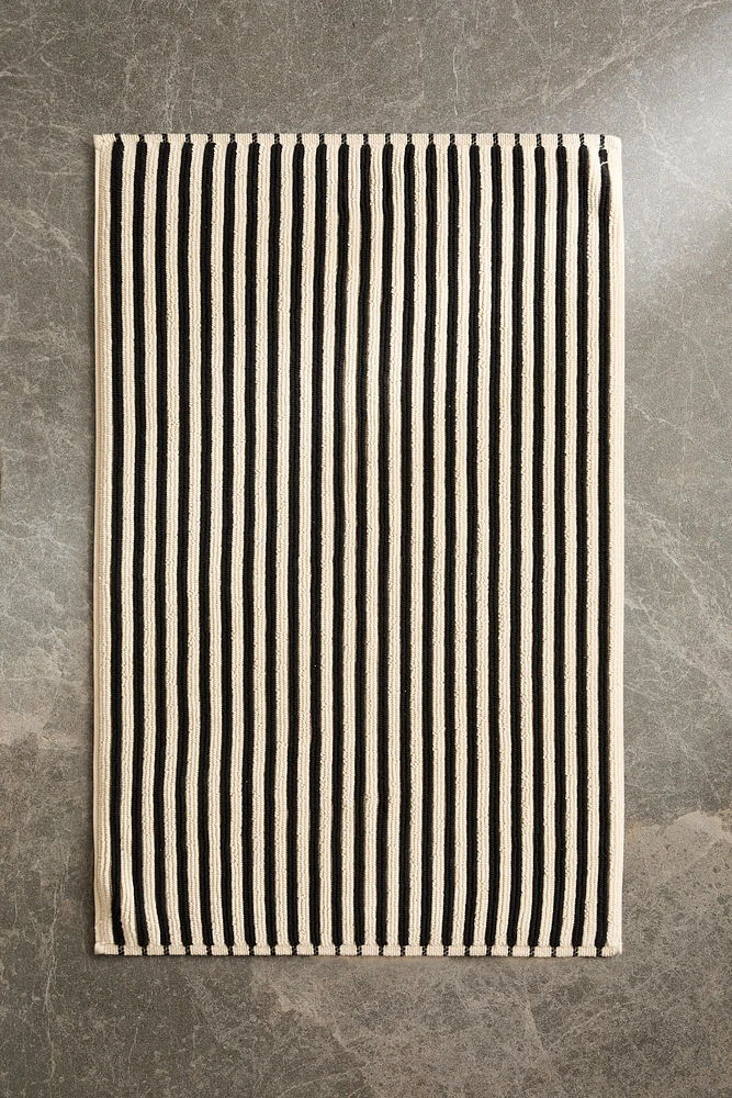 COLORED STRIPE BATH MAT