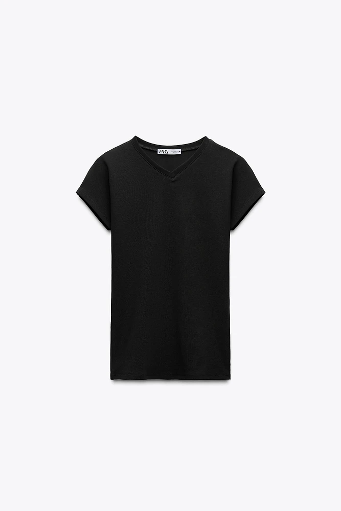 V-NECK TOP