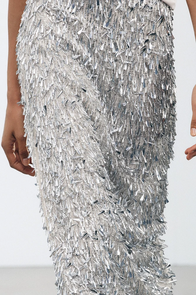 JUPE MI-LONGUE À SEQUINS
