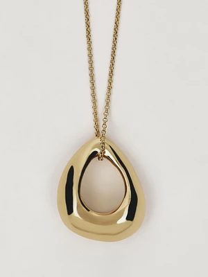 Necklace with oval pendant