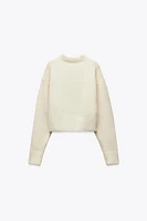 ROUND NECK KNIT SWEATER