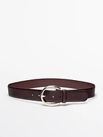 Leather belt with oval buckle