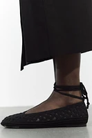 TIE CROCHET BALLET FLATS