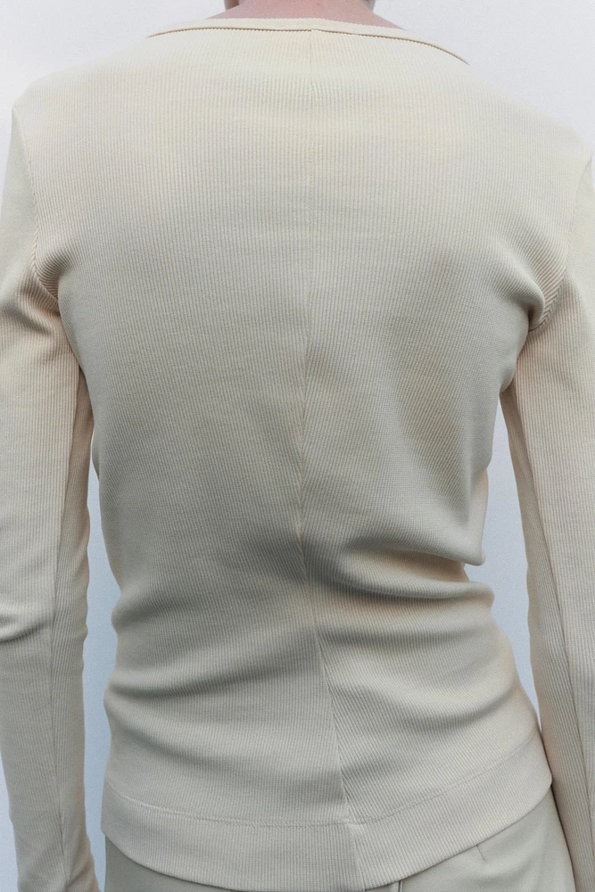 RIBBED SHIRT WITH BUTTONS